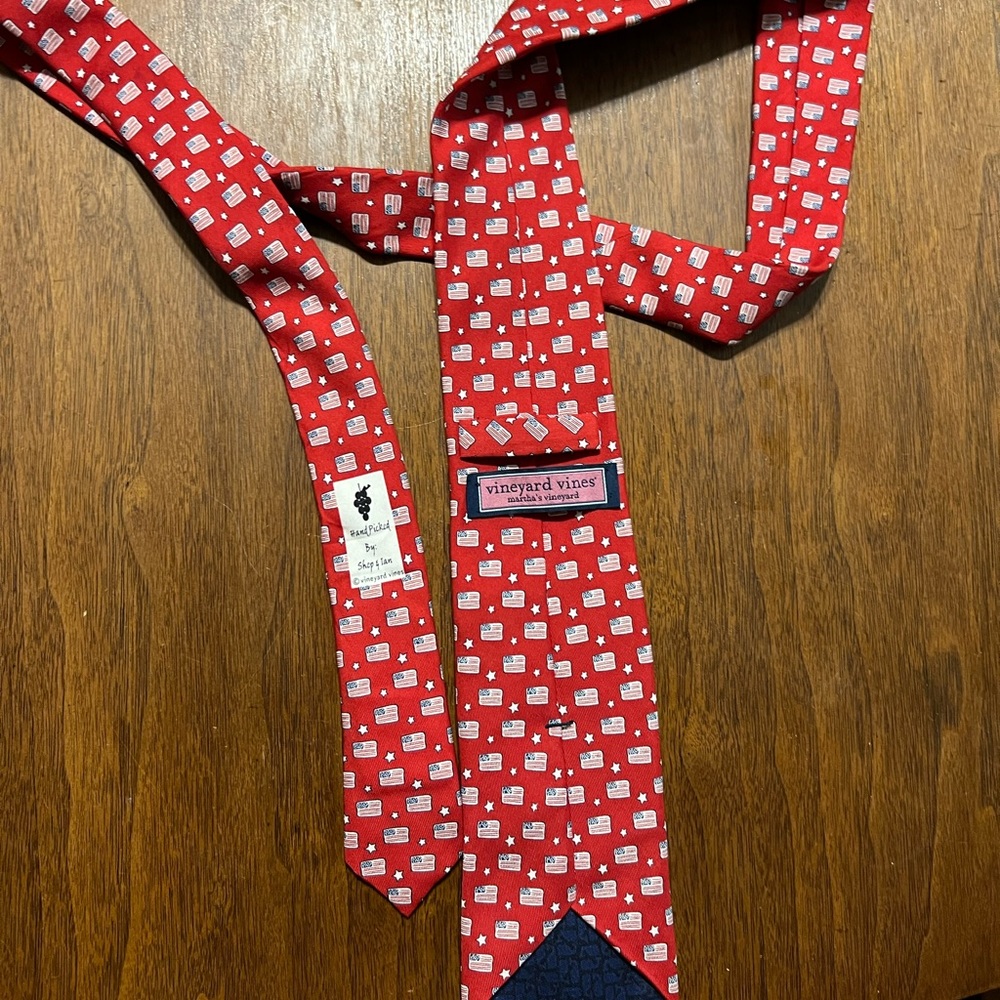 Vineyard Vines America Tie, 100% silk